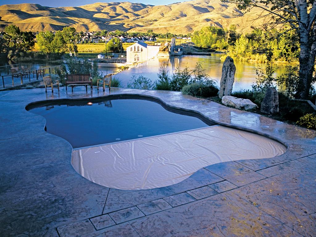 https://www.coverpools.com/wp-content/uploads/2016/09/3-outdoor-unique-shape-cover-pool-recessed.jpg